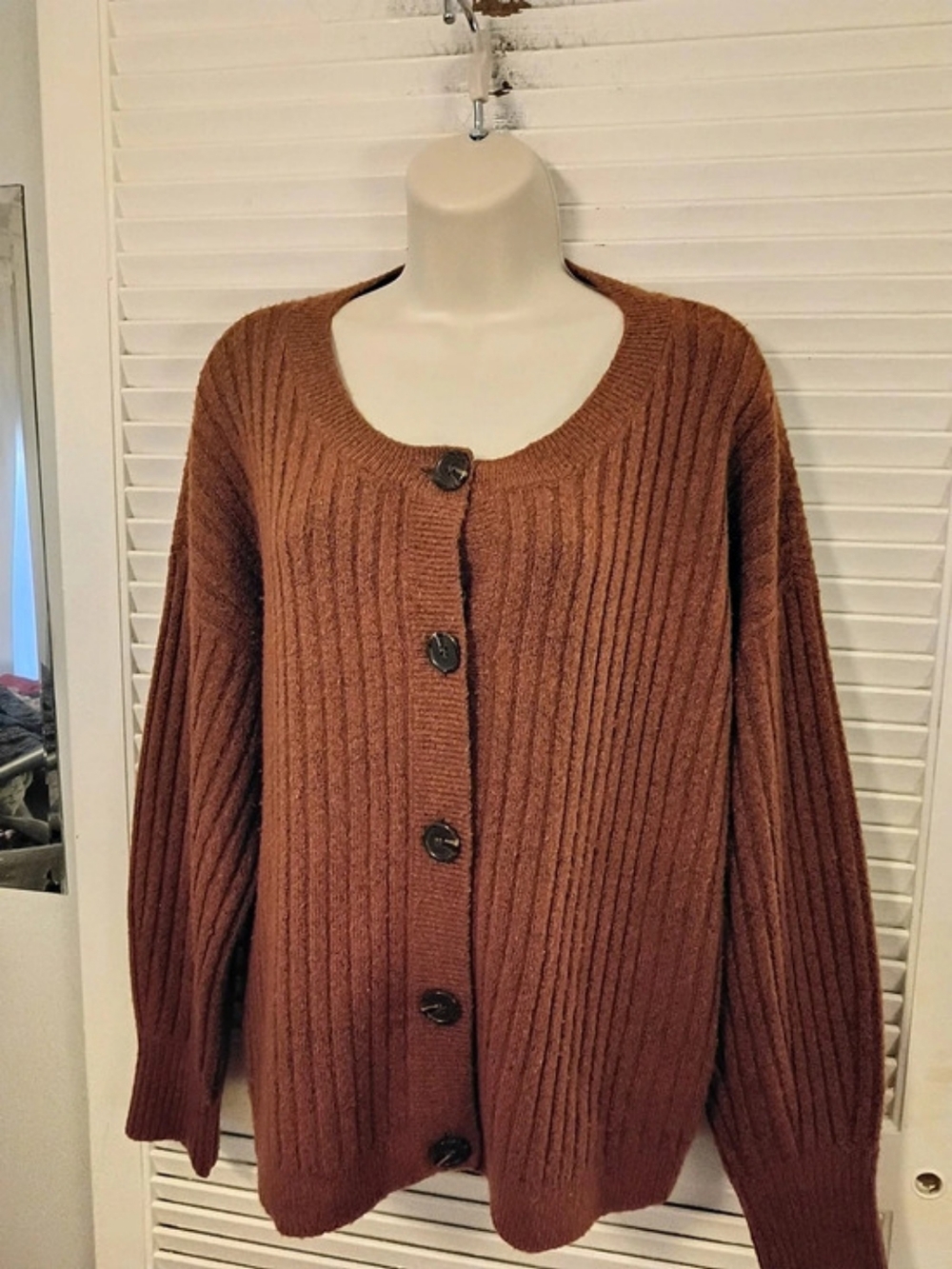 1.STATE Ribbed Button Front Cardigan Size Medium - Picture 3 of 7
